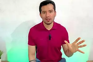 American mature man obsessed with his 24-year-old Spanish lover for raw sex.