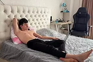 My friend caught me wanking to gay porn, part 1