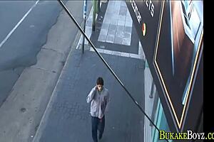 Facialad tonårstwink får klibbig cumskur