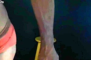 Част 2 - Скришна гледка към соло твинкове разтягане сесия