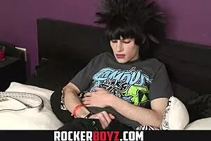 Rocker boyz - crazy hair emo twink jerks his cock
