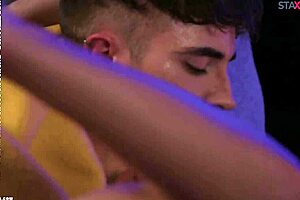 Поездка Staxus с друзьями стала эпичным, диким опытом, который я никогда не забуду.