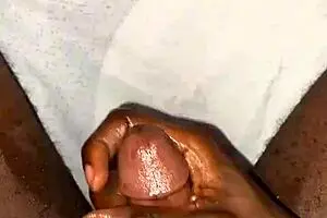 Чувак, ничто не бьёт дрочку моего твёрдого хуя соло вот так!