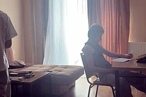 chlapík zavolal nevlastného brata na pomoc s úlohou hlboký orál a tesná riť č.1