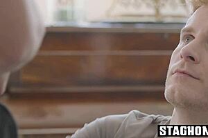 Dylan Tides és Gus Torres Tiszta Tűz Nézni, Ahogy Basznak