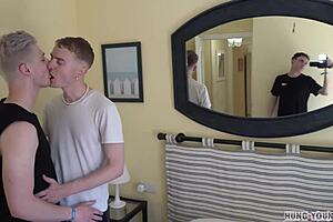 Adoro questi giovani twink bollenti che scopano duro