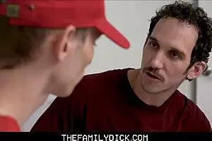 Dads and twink: Stepdad seduces Justin Stone after practice